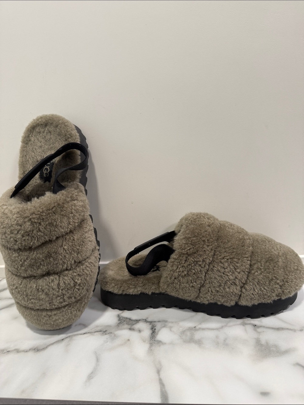 UGG Women's Super Fluff Slippers